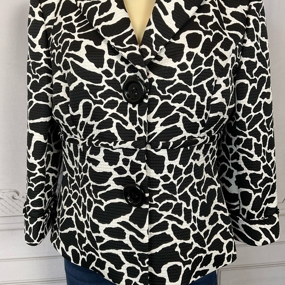 Liz Claiborne Suits Black & White Animal Print Short Coat Size 10 Blazer Pre♥️’d - Picture 2 of 5